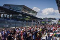 DTM Spielberg Pitwalk (c) Philip Platzer Red Bull Content Pool .jpg