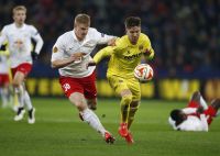 Martin Hinteregger (RBS) und Luciano Vietto (Villarreal) (c) GEPA Roittner