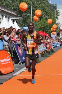 Wesley Kemboi (c) Salzburg Marathon Uwe Brandl