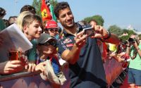 F1 GP AUT 2016 Daniel Ricciardo Fans (c) GEPA Pictures RedBull Content Pool.jpg